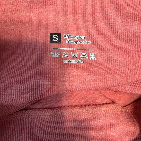 Pink Workout Pants. Ribbed Outer Design - Picture 3 of 3